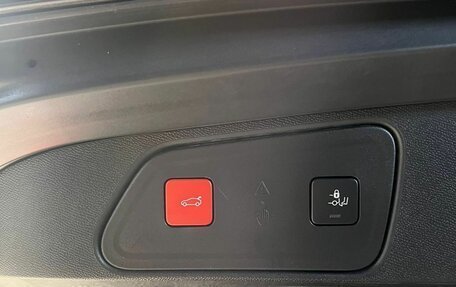 Peugeot 3008 II, 2021 год, 2 350 000 рублей, 17 фотография