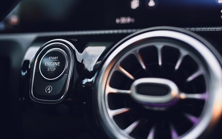 Mercedes-Benz CLA, 2020 год, 3 290 000 рублей, 21 фотография