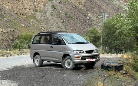 Mitsubishi Delica IV, 1999 год, 700 000 рублей, 2 фотография