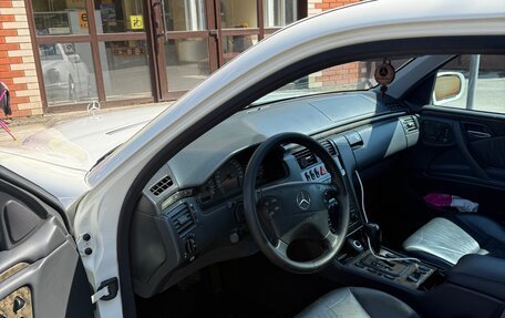 Mercedes-Benz E-Класс, 2001 год, 1 450 000 рублей, 3 фотография