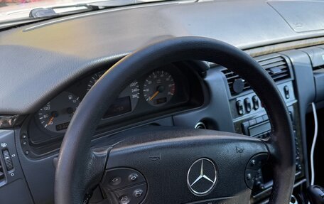 Mercedes-Benz E-Класс, 2001 год, 1 450 000 рублей, 6 фотография