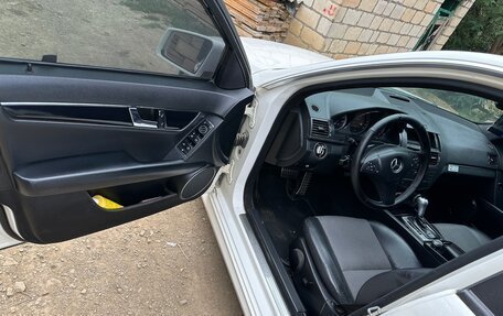 Mercedes-Benz C-Класс, 2010 год, 1 000 000 рублей, 8 фотография