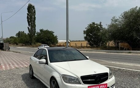 Mercedes-Benz C-Класс, 2010 год, 1 000 000 рублей, 4 фотография