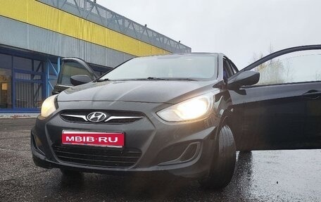 Hyundai Solaris II рестайлинг, 2011 год, 690 000 рублей, 1 фотография