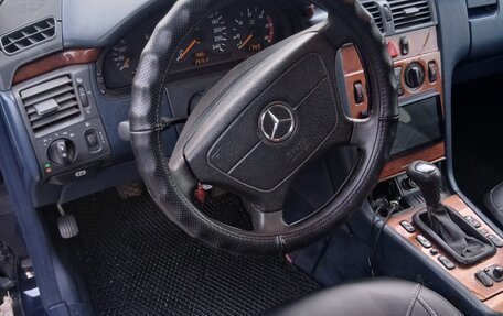 Mercedes-Benz E-Класс, 1999 год, 300 000 рублей, 4 фотография