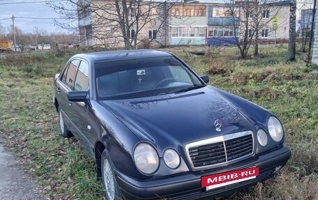 Mercedes-Benz E-Класс, 1999 год, 300 000 рублей, 2 фотография