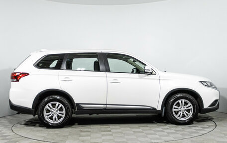 Mitsubishi Outlander III рестайлинг 3, 2019 год, 2 049 700 рублей, 4 фотография