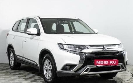 Mitsubishi Outlander III рестайлинг 3, 2019 год, 2 049 700 рублей, 3 фотография