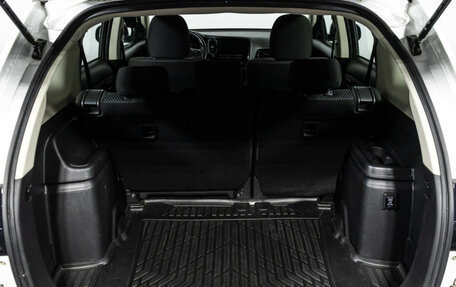 Mitsubishi Outlander III рестайлинг 3, 2019 год, 2 049 700 рублей, 19 фотография