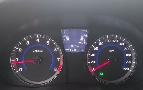 Hyundai Solaris II рестайлинг, 2011 год, 690 000 рублей, 13 фотография