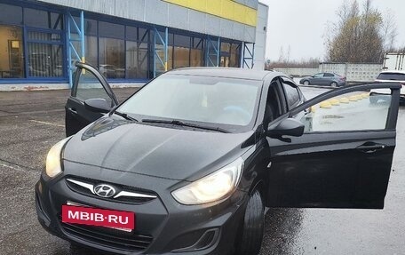 Hyundai Solaris II рестайлинг, 2011 год, 690 000 рублей, 18 фотография