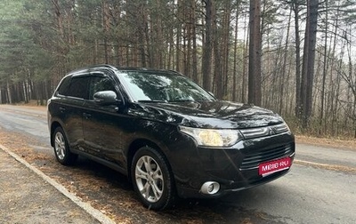 Mitsubishi Outlander III рестайлинг 3, 2013 год, 1 800 000 рублей, 1 фотография