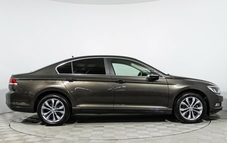 Volkswagen Passat B8 рестайлинг, 2017 год, 1 899 700 рублей, 4 фотография