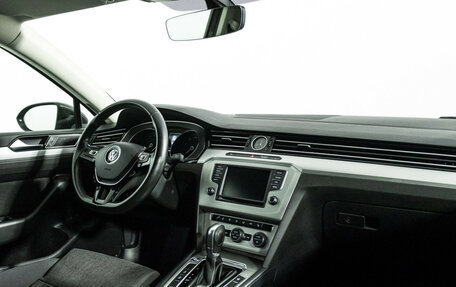 Volkswagen Passat B8 рестайлинг, 2017 год, 1 899 700 рублей, 9 фотография