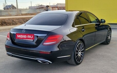 Mercedes-Benz E-Класс, 2017 год, 2 200 000 рублей, 3 фотография