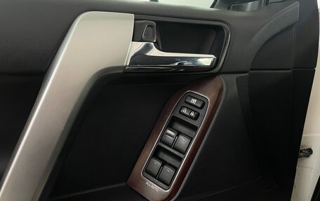 Toyota Land Cruiser Prado 150 рестайлинг 2, 2014 год, 3 150 000 рублей, 10 фотография