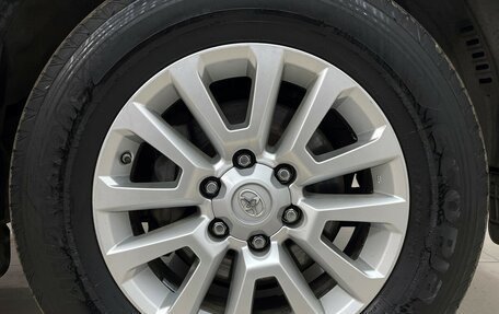 Toyota Land Cruiser Prado 150 рестайлинг 2, 2014 год, 3 150 000 рублей, 16 фотография