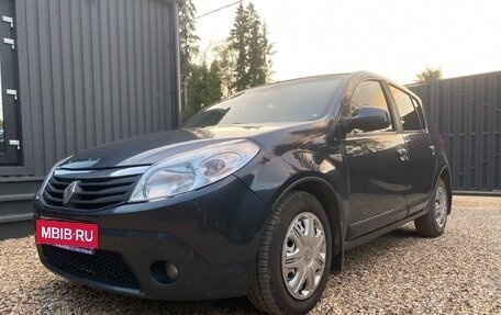 Renault Sandero I, 2010 год, 385 000 рублей, 1 фотография