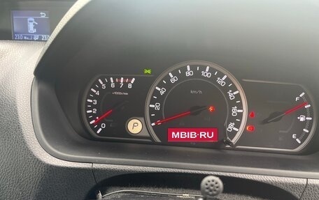 Toyota Voxy III, 2017 год, 2 000 000 рублей, 14 фотография