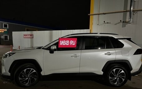 Toyota RAV4, 2021 год, 4 200 000 рублей, 3 фотография