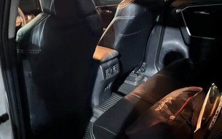 Toyota RAV4, 2021 год, 4 200 000 рублей, 7 фотография