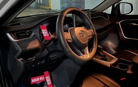 Toyota RAV4, 2021 год, 4 200 000 рублей, 6 фотография