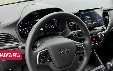 Hyundai Solaris II рестайлинг, 2021 год, 1 680 000 рублей, 3 фотография