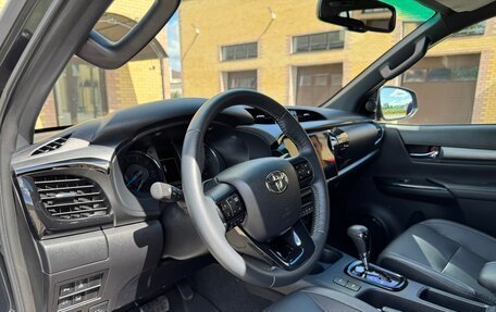 Toyota Hilux VIII, 2023 год, 7 490 000 рублей, 9 фотография