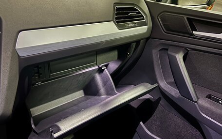 Volkswagen Tiguan II, 2021 год, 4 150 000 рублей, 29 фотография