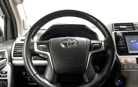 Toyota Land Cruiser Prado 150 рестайлинг 2, 2019 год, 5 700 000 рублей, 22 фотография