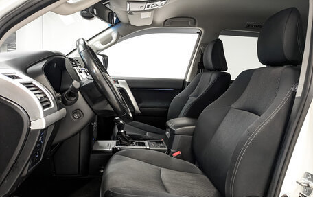 Toyota Land Cruiser Prado 150 рестайлинг 2, 2019 год, 5 700 000 рублей, 20 фотография