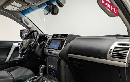 Toyota Land Cruiser Prado 150 рестайлинг 2, 2019 год, 5 700 000 рублей, 13 фотография