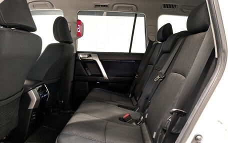 Toyota Land Cruiser Prado 150 рестайлинг 2, 2019 год, 5 700 000 рублей, 18 фотография