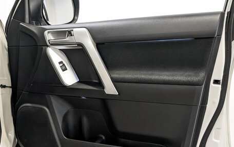 Toyota Land Cruiser Prado 150 рестайлинг 2, 2019 год, 5 700 000 рублей, 25 фотография