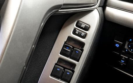 Toyota Land Cruiser Prado 150 рестайлинг 2, 2019 год, 5 700 000 рублей, 30 фотография