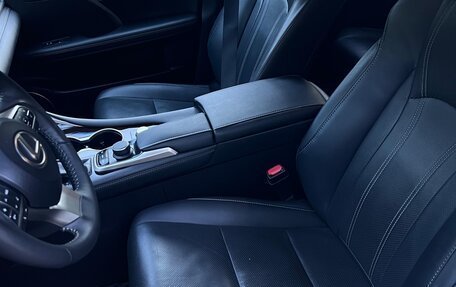 Lexus RX IV рестайлинг, 2018 год, 4 700 000 рублей, 22 фотография