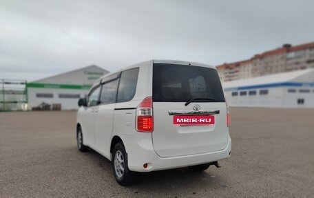 Toyota Noah III, 2008 год, 1 340 000 рублей, 2 фотография