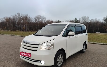 Toyota Noah III, 2008 год, 1 340 000 рублей, 7 фотография
