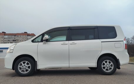Toyota Noah III, 2008 год, 1 340 000 рублей, 12 фотография