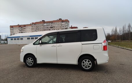 Toyota Noah III, 2008 год, 1 340 000 рублей, 22 фотография