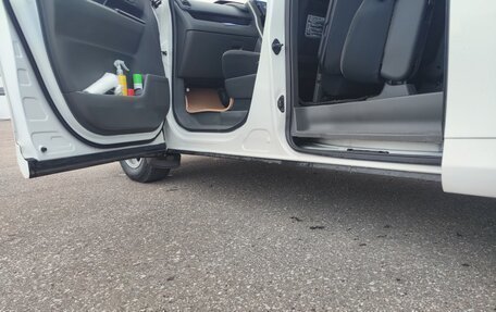 Toyota Noah III, 2008 год, 1 340 000 рублей, 25 фотография