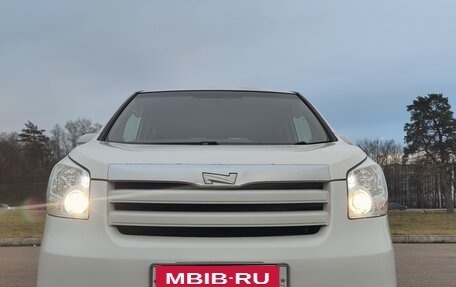 Toyota Noah III, 2008 год, 1 340 000 рублей, 26 фотография