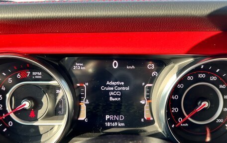 Jeep Wrangler, 2021 год, 6 700 000 рублей, 28 фотография