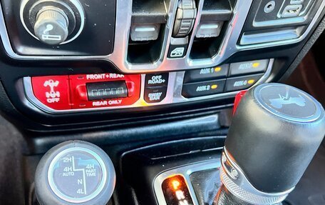 Jeep Wrangler, 2021 год, 6 700 000 рублей, 29 фотография