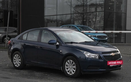Chevrolet Cruze II, 2011 год, 680 000 рублей, 3 фотография