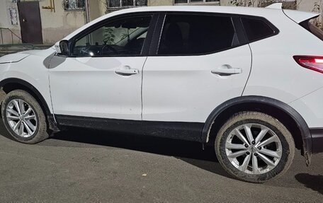 Nissan Qashqai, 2017 год, 1 000 000 рублей, 2 фотография