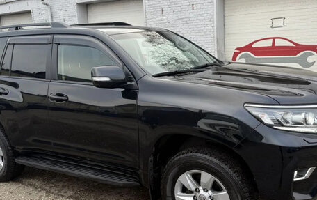 Toyota Land Cruiser Prado 150 рестайлинг 2, 2021 год, 5 700 000 рублей, 2 фотография