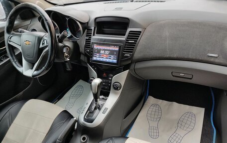 Chevrolet Cruze II, 2010 год, 549 000 рублей, 8 фотография