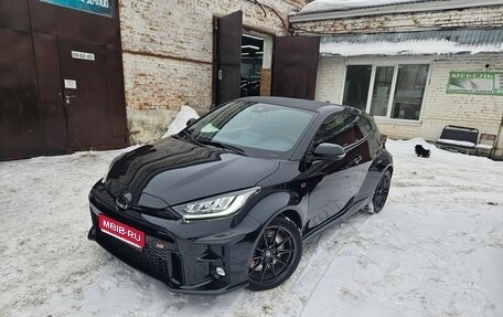 Toyota Yaris, 2021 год, 3 900 000 рублей, 1 фотография