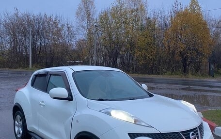 Nissan Juke II, 2012 год, 900 000 рублей, 10 фотография